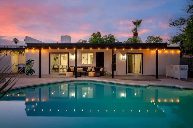 Building Photo - 6401 E Presidio Rd