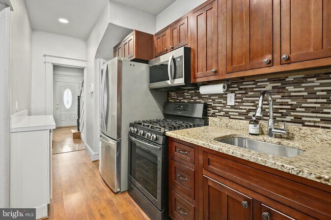 Foto del edificio - 507 Longfellow St NW