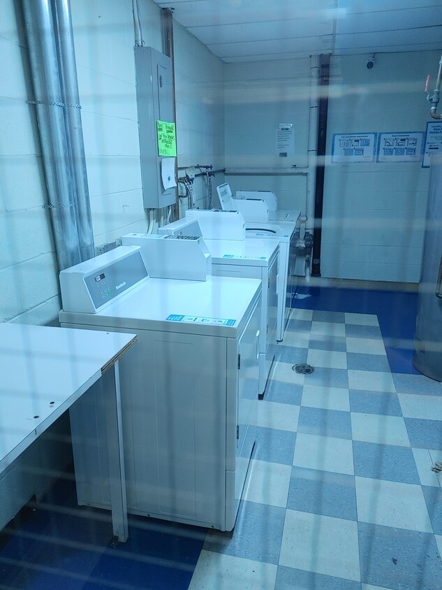 Primary Photo - 723 Tecumseh Rd E