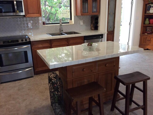 Foto del edificio - 2411 SW 45th Ave