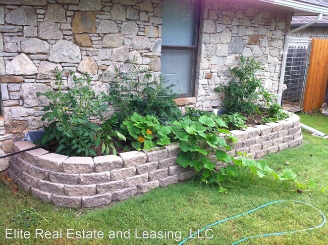Foto del edificio - 3 br, 2 bath House - 1700 ROCKY MOUNTAIN WAY