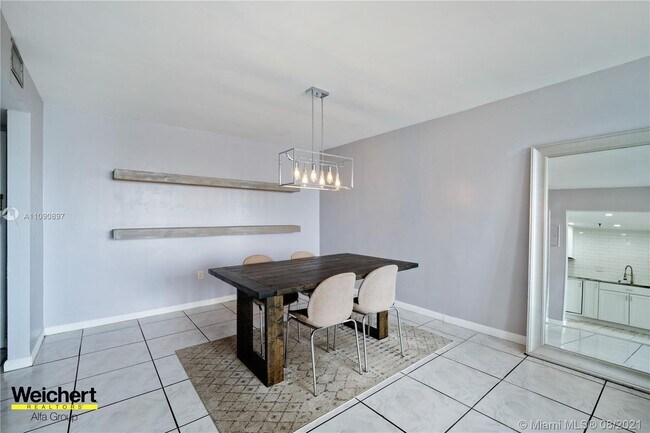 Foto del edificio - 17890 W Dixie Hwy