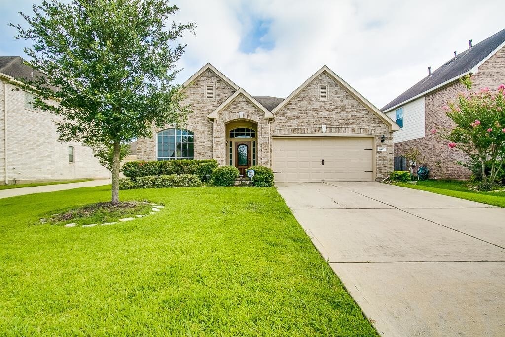 Foto principal - 16802 Village View Trail