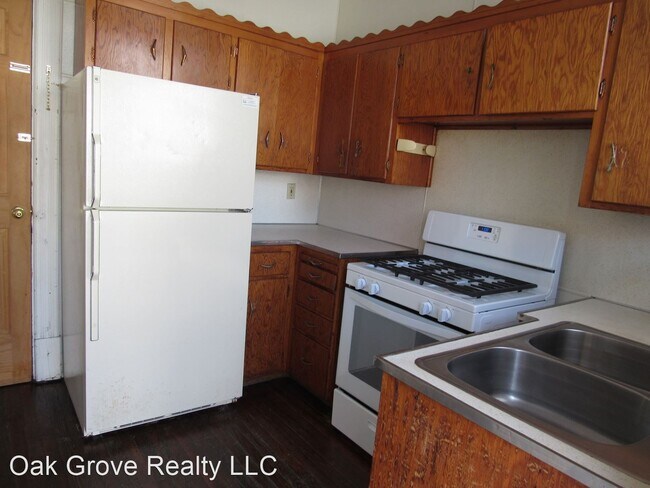 Building Photo - 4 br, 1 bath Room For Rent - 720-722 Klond...