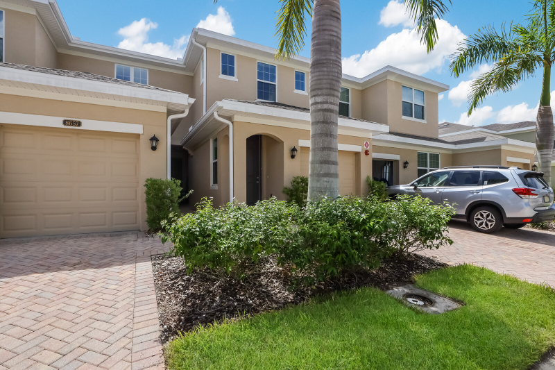 Foto principal - 8653 Karpeal Dr