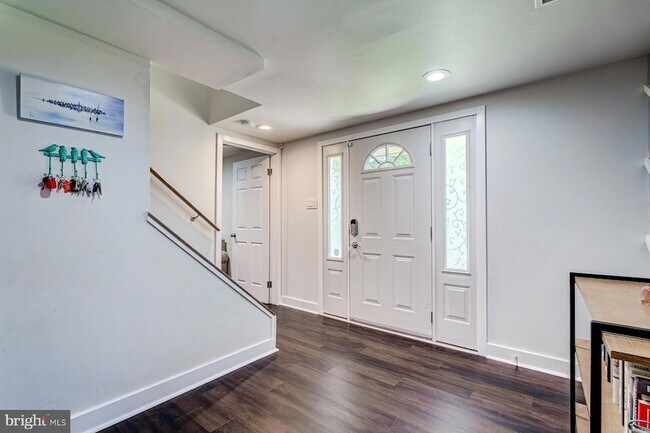 Foto del edificio - 7806 Jansen Dr