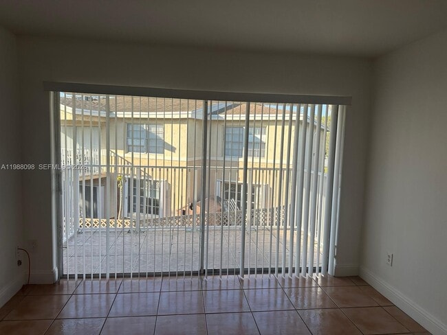 Foto del edificio - 4500 NW 79th Ave