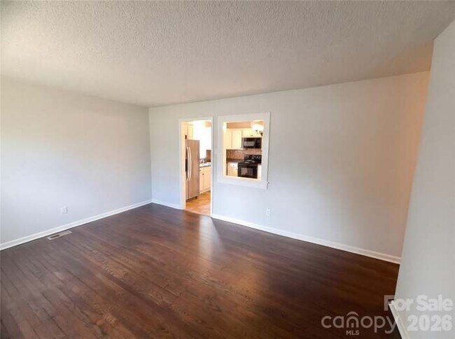 Foto del edificio - 120 Sunset Ln