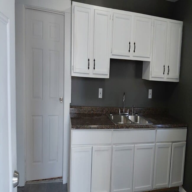 Foto del edificio - 1114 E 77th St