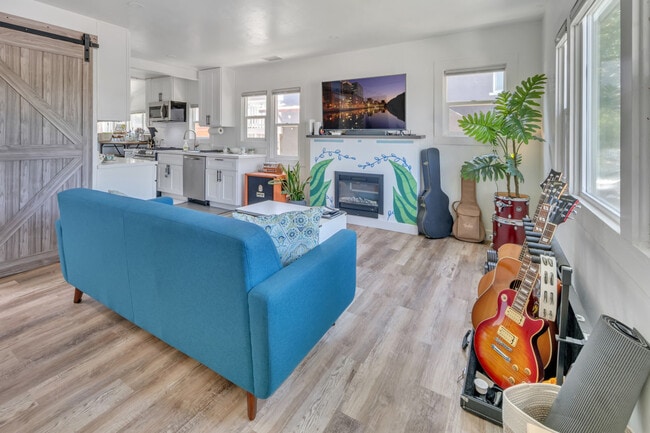 Building Photo - 4129 Vermont St