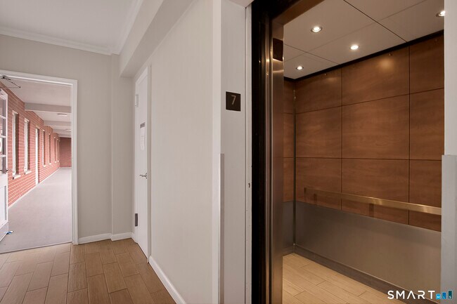 Foto del edificio - 700 Summer St