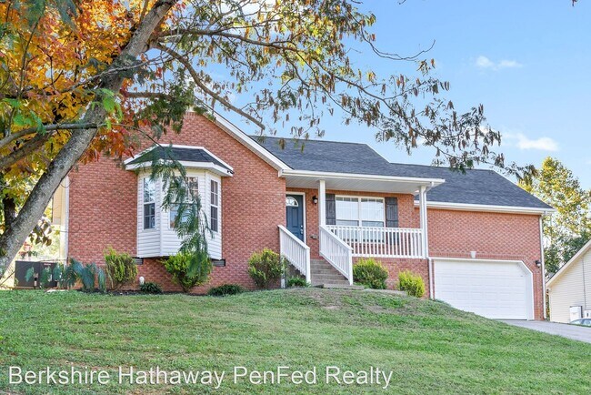 Building Photo - 3 br, 2 bath House - 1234 Kendall Dr