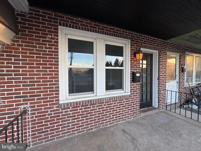 Building Photo - 828 Ford St