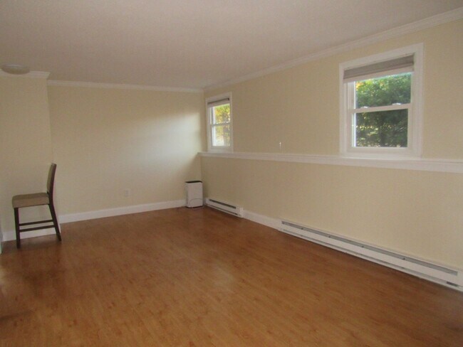 Foto del edificio - Charming Apartment in Commuter Friendly Sa...