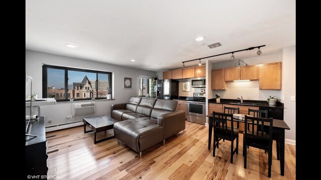 Foto del edificio - 607 W Wrightwood Ave