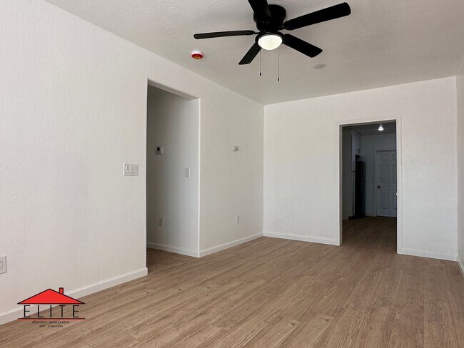 Foto del edificio - Completely Remodeled!