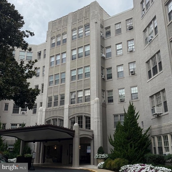 Photo - 2737 Devonshire Place NW Unit 105