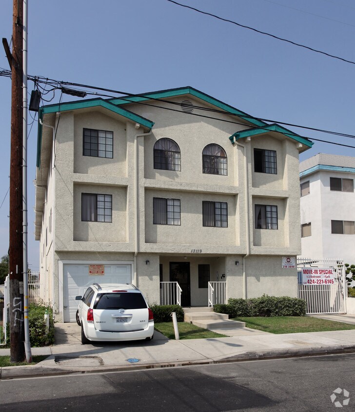 Building Photo - 13119 Doty Ave