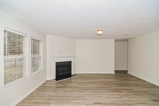 Building Photo - 2716 Miranda Dr