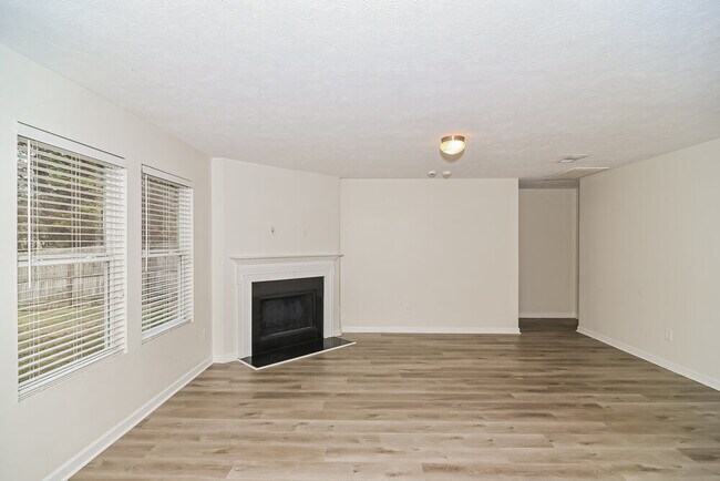 Foto del edificio - 2716 Miranda Dr