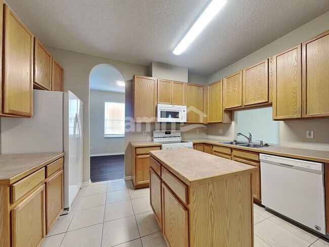 Foto del edificio - 1345 Brooke View Dr
