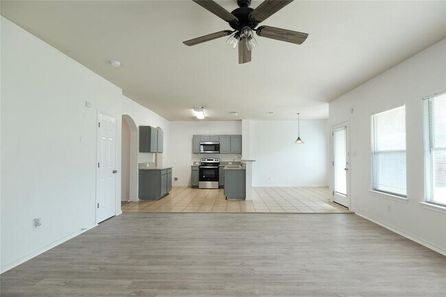 Building Photo - 17909 Maxa Dr