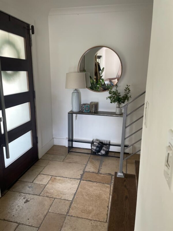 Foto del edificio - 702 Emerald Ln