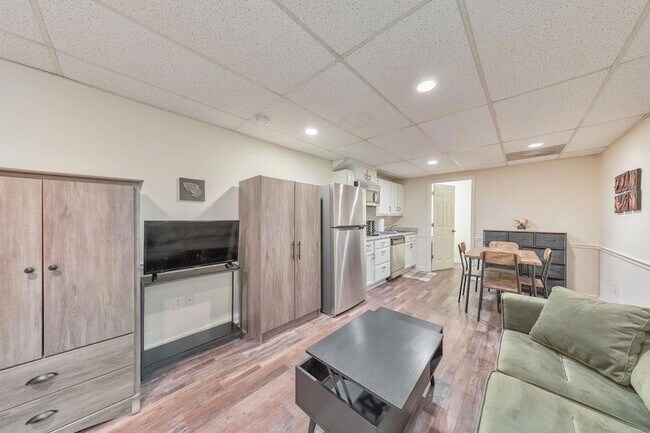 Foto del edificio - 1502 Rockcrest Way