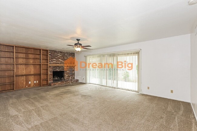 Building Photo - 5971 Sunland Pl