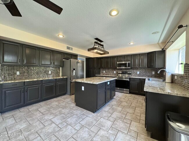 Building Photo - 7865 W Kristal Way
