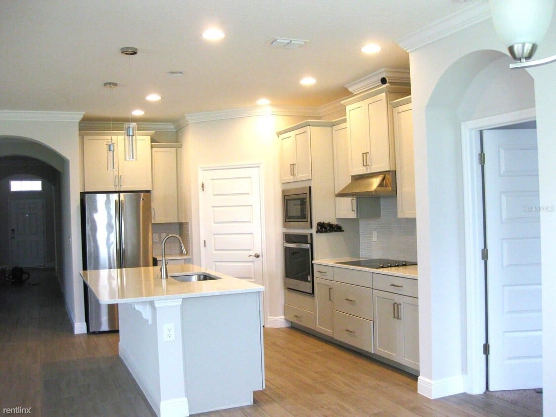 Building Photo - 4 br, 3 bath House - 15635 Shore Walk Dr