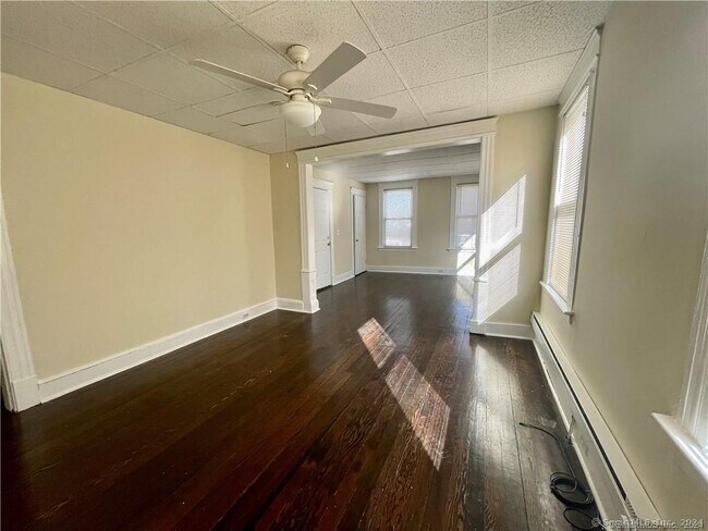 Foto del edificio - 68 Englewood Ave