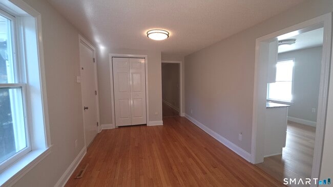 Building Photo - 387 Mixville Rd