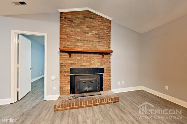 Building Photo - 8801 Royal Scot Ln