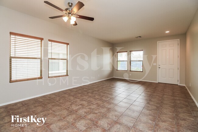 Foto del edificio - 888 E Desert Rose Trail