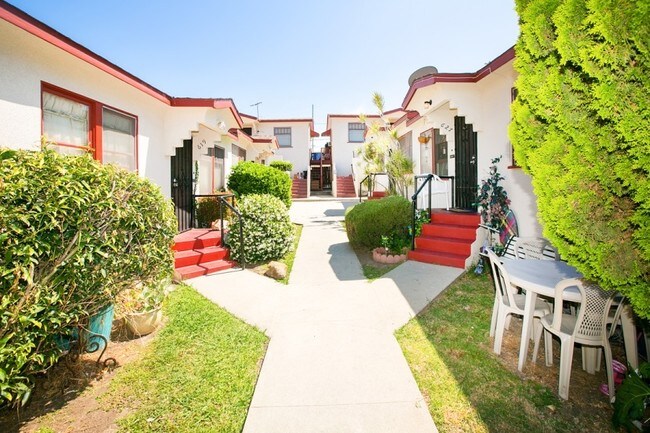 Foto del edificio - 625 W 23rd St