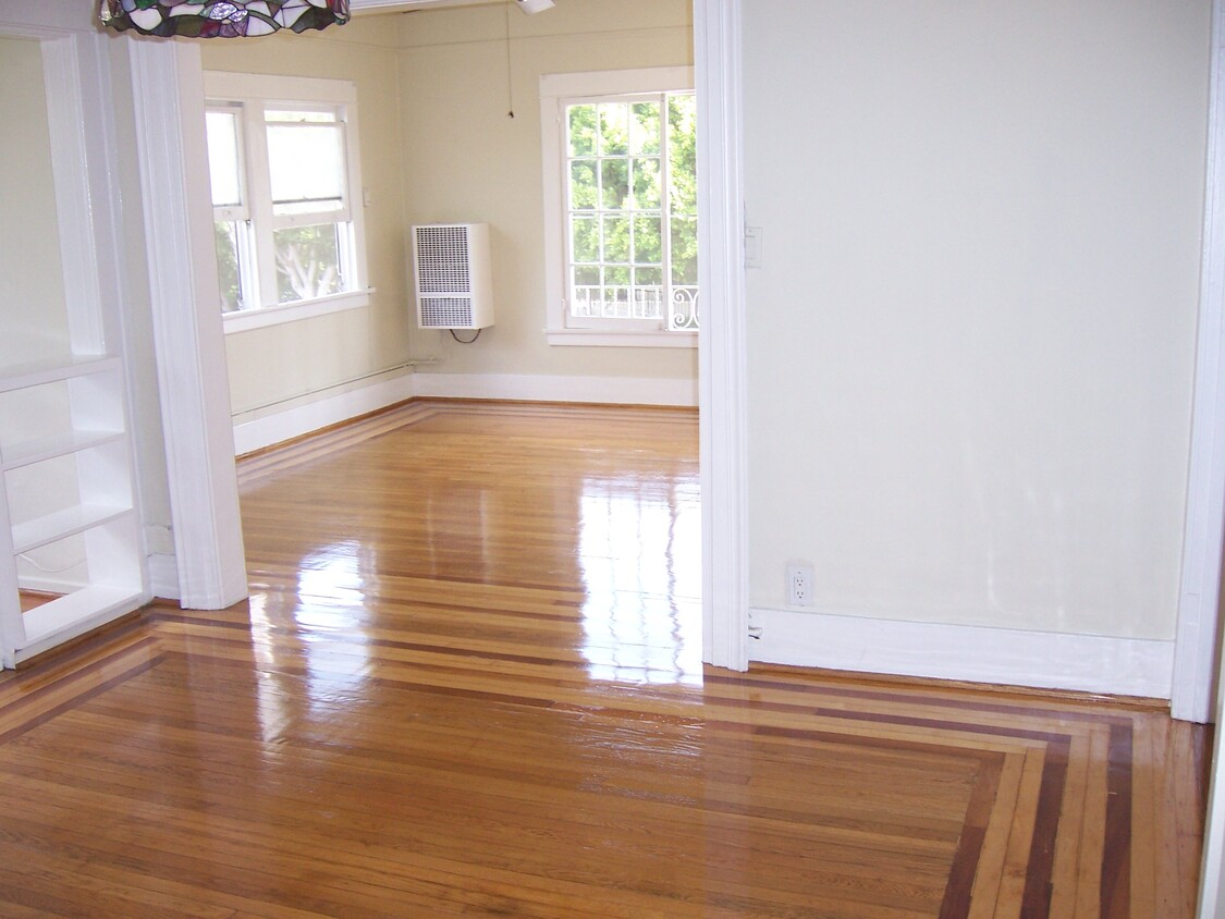 View of Dining room looking towards Living room - 6200 De Longpre Ave