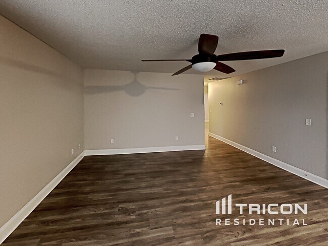 Foto del edificio - 209 Oakpointe Dr