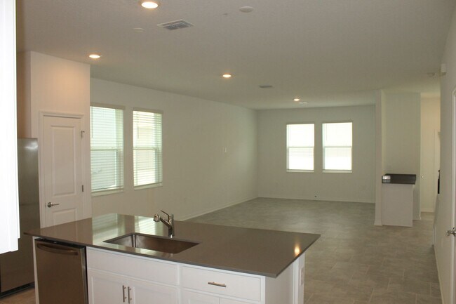 Building Photo - BEAUTIFUL NEW 3 bedroom 2 ½ bath Home with a 2 Car Garage and Den/Bonus Room.