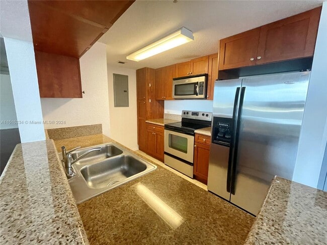 Foto del edificio - 36 NW 6th Ave