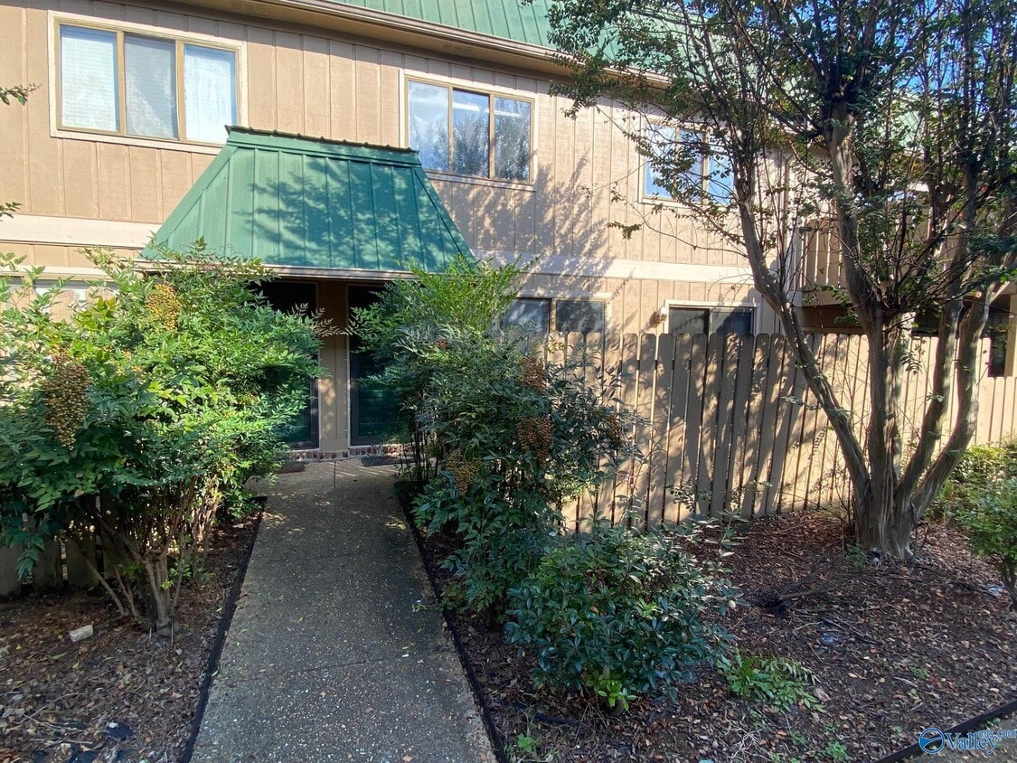 Primary Photo - 2225 Golf Rd SW