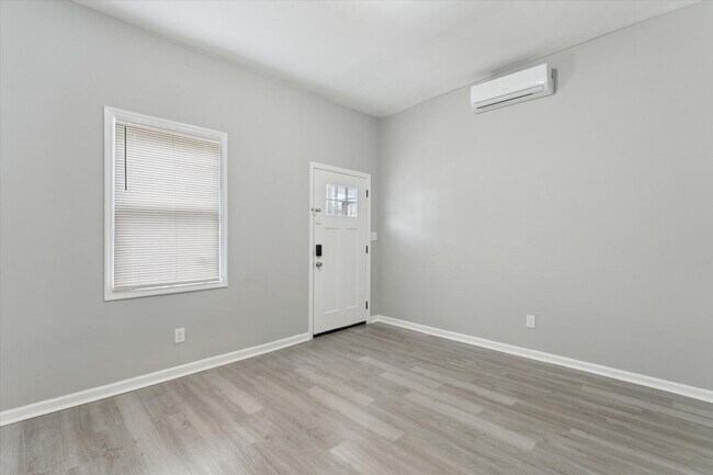 Foto del edificio - 816-816 W 38th St