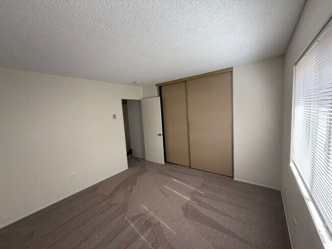 Foto del edificio - 6554 Bell Bluff Ave