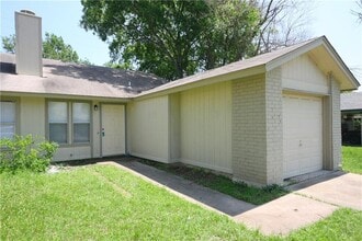 Building Photo - 12805 Broughton Way