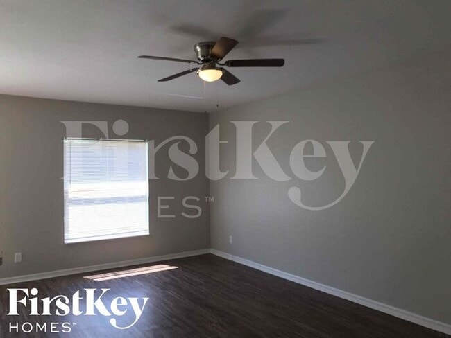 Building Photo - 2701 Yamada Ln