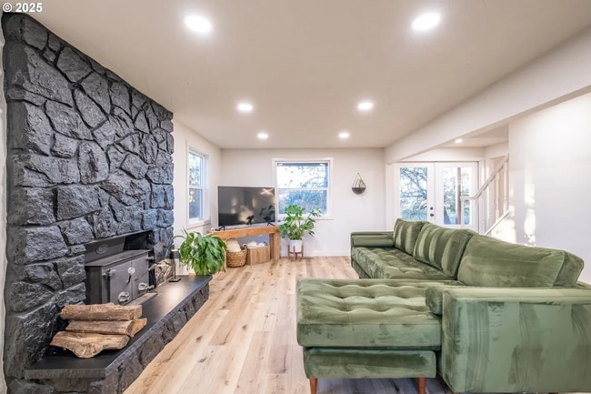 Building Photo - 3bedroom 2bath House