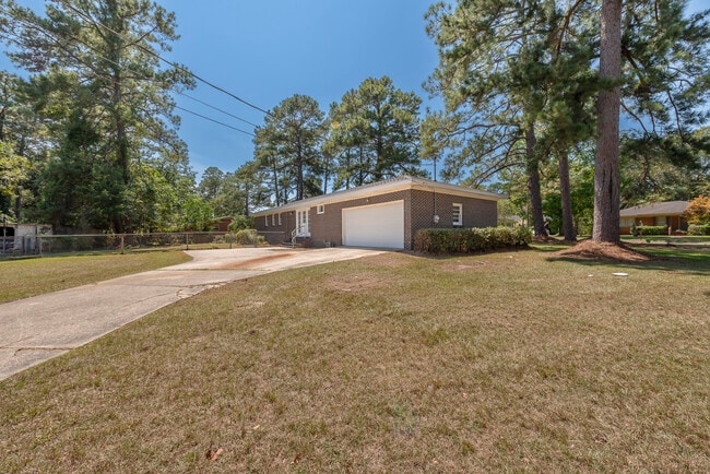 Building Photo - 201 Roberts St