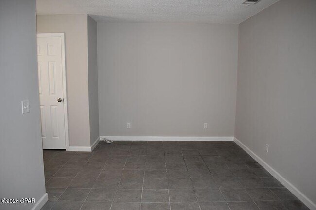 Foto del edificio - 4006 E 11th St