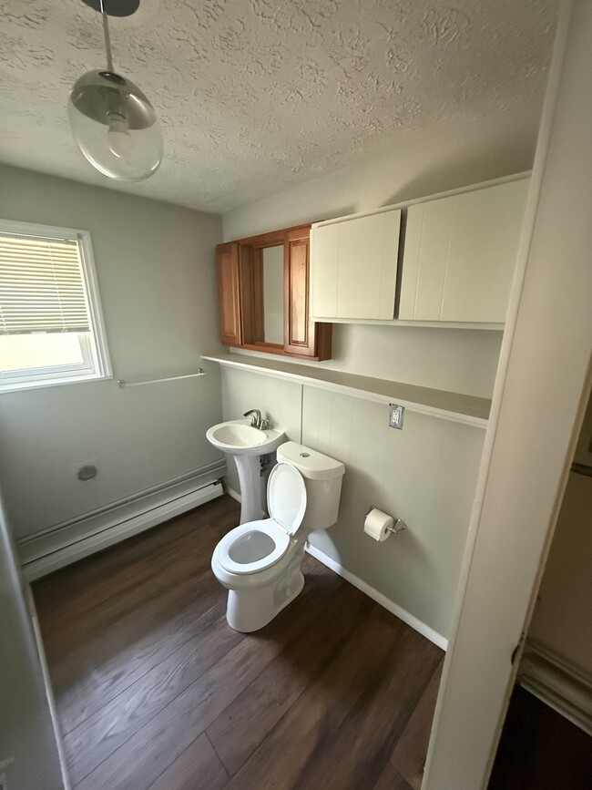 Building Photo - 1173 Rosewood Dr NE