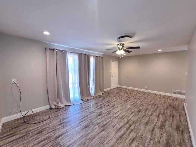 Foto del edificio - 409 E Shandon Ave